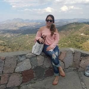 Meet your Posher, Leslie